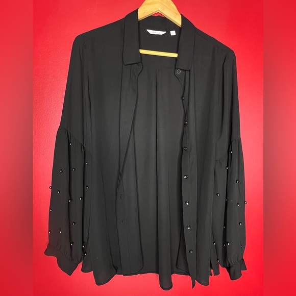 NWOT- OS-Reitmans beaded sleeve button down! - Picture 6 of 7